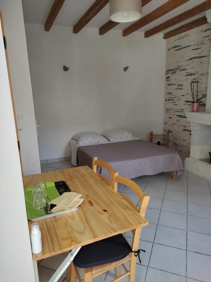 Chambre La Loire La Dagueniere Exterior foto